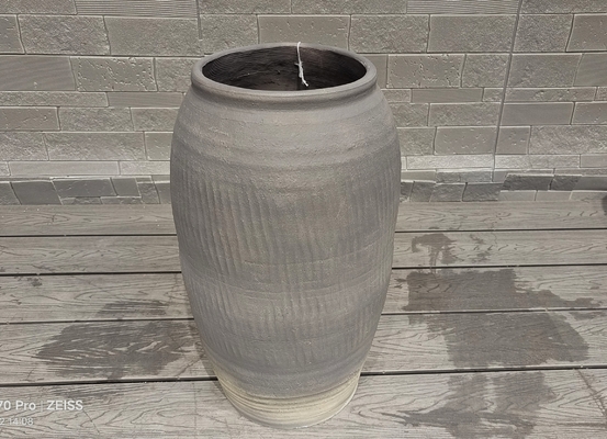 comprar Fibra de cemento de la maceta de la mano tallar de acabado agujeros de drenaje personalizados para los requisitos del cliente online manufacture