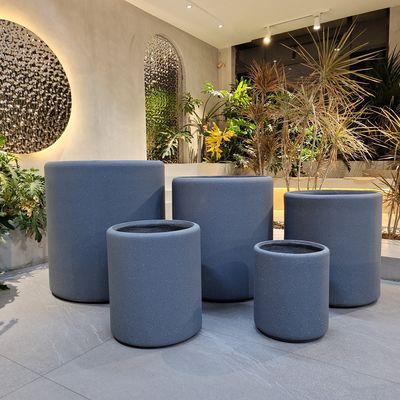 Planteador de arcilla de fibra duradero estilo moderno y agujeros de drenaje para jardinería de bajo mantenimiento