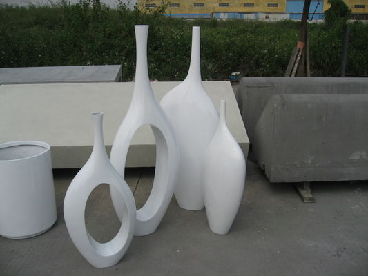 Macetas ecológicas de fibra de vidrio sostenibles y elegantes para el jardín