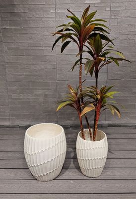 Espacios interiores y exteriores Planteador de fibra de arcilla con una vida útil de larga duración Conserve 5-6 años