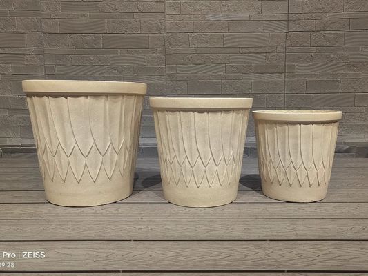 Plantación de arcilla reforzada con agujeros de drenaje y sistema incorporado