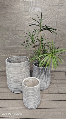 Gris claro con bordes horizontales redondos Planta de arcilla de fibra redonda para decoración interior